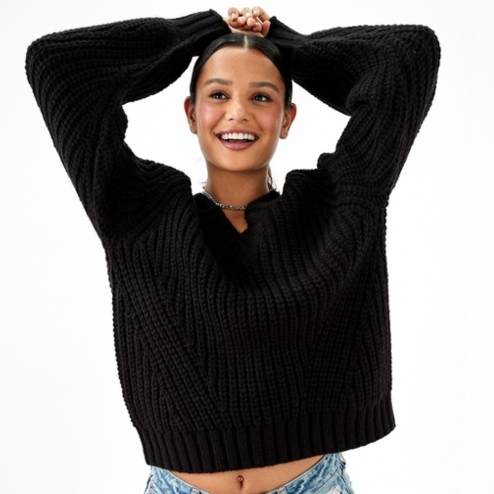 American Eagle Oversized Chunky Knit Black Sweater (L)